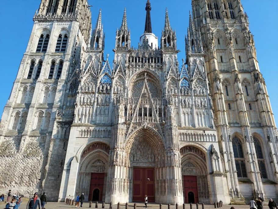 Le Sympathique - Petit Dejeuner, Netflix, Jacuzzi Rouen Exteriör bild