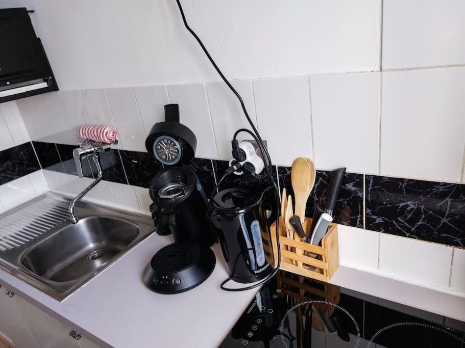 Le Sympathique - Petit Dejeuner, Netflix, Jacuzzi Rouen Exteriör bild